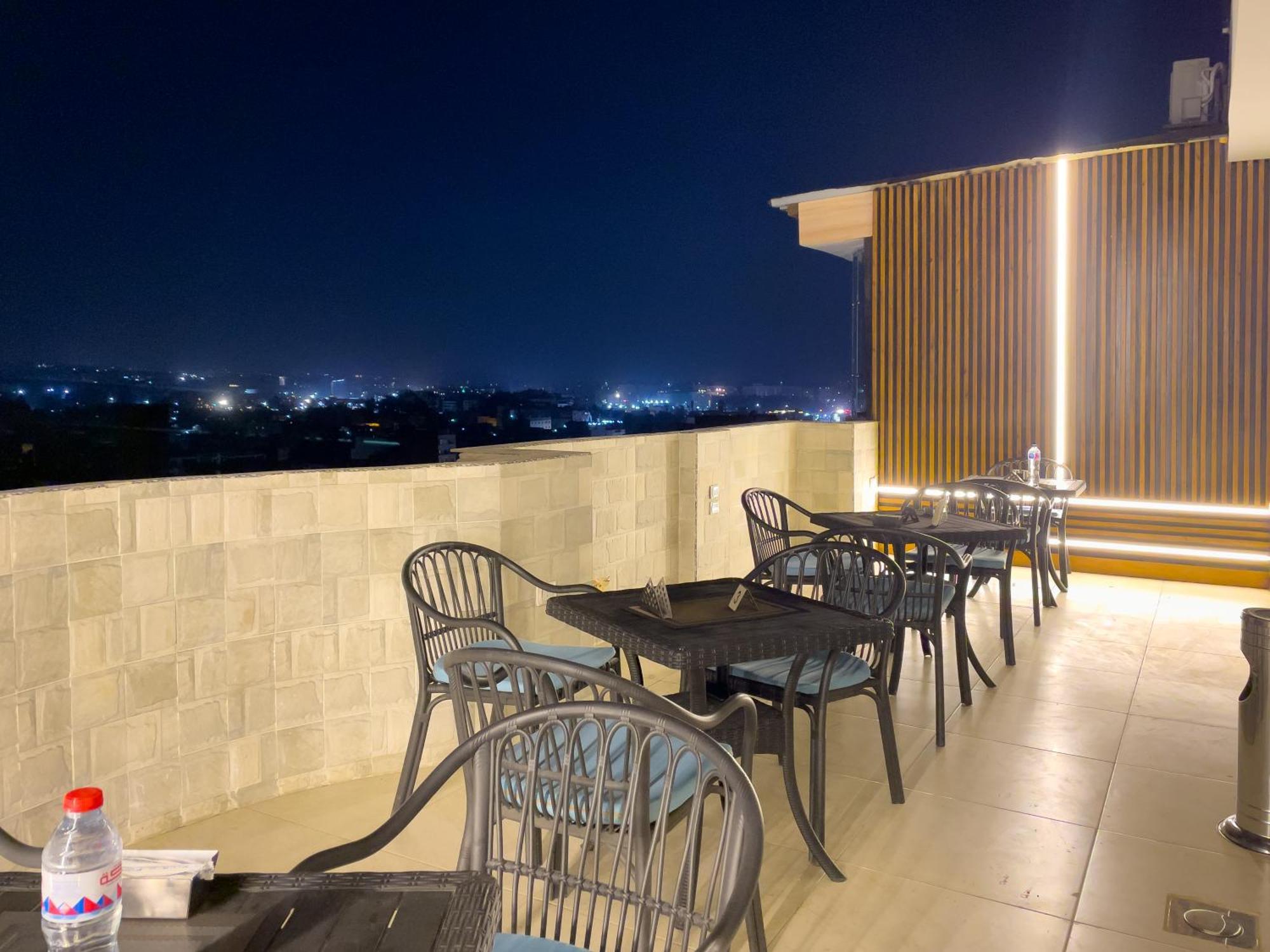 Jumeirah Pyramids View Inn Kafret el-Gabal Buitenkant foto